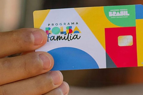 Caixa paga novo Bolsa Família a beneficiários com NIS de final 8