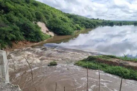 DNOCS desmente rompimento de ensecadeira da Barragem das Traíras