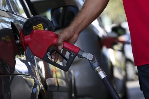 Preço médio da gasolina inicia setembro acima de R$ 6, com alta de 3,44%, mostra IPTL