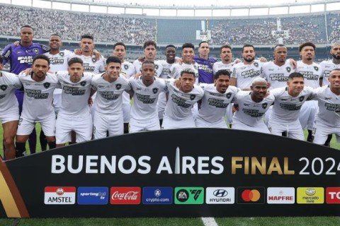 Com um jogador a menos desde o primeiro minuto de jogo, Botafogo vence Atlético-MG e é campeão da Libertadores 2024