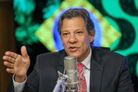 Haddad diz que alta da inflação em setembro é temporária e emenda: ‘Juro não faz chover’