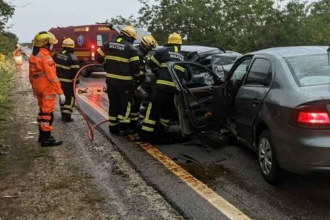 Acidente deixa quatro pessoas mortas na BR-405 em Governador Dix-Sept Rosado